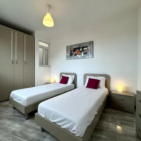 Steps From Three Cities 2br Appartement