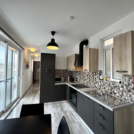 Steps From Three Cities 2br * Il-Wileg